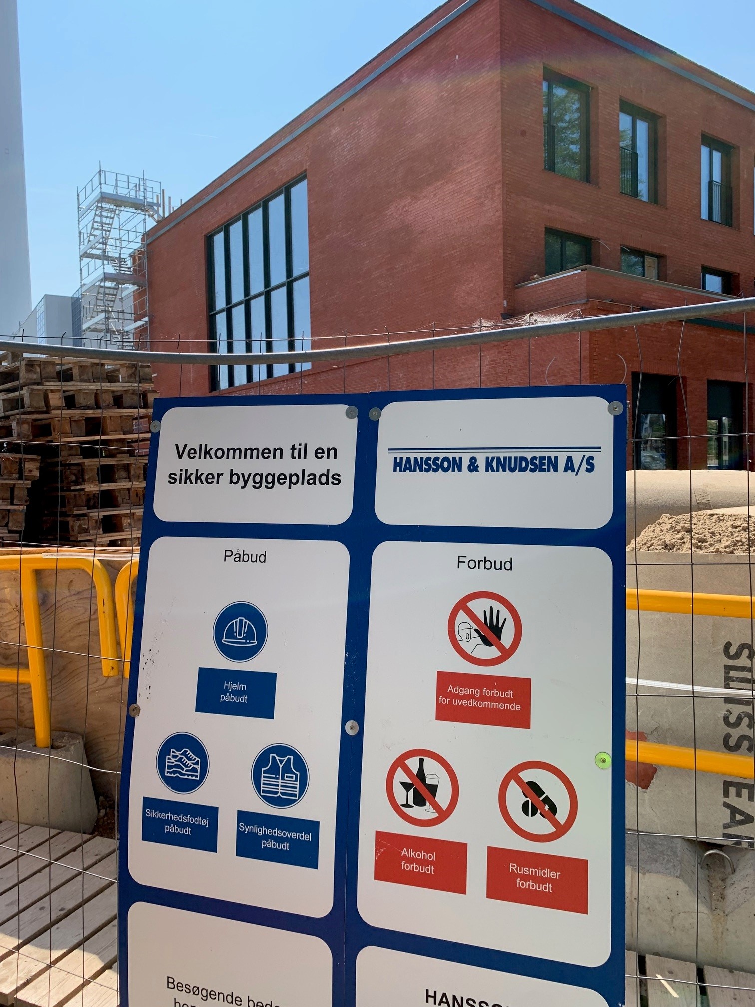 Indgangskilt til byggeplads 2